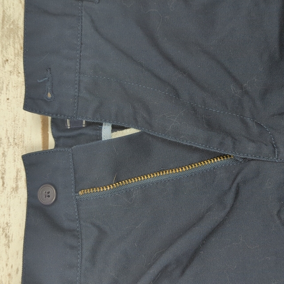 Land's End Uniform Navy Shorts Boy's 18 - Picture 3 of 6